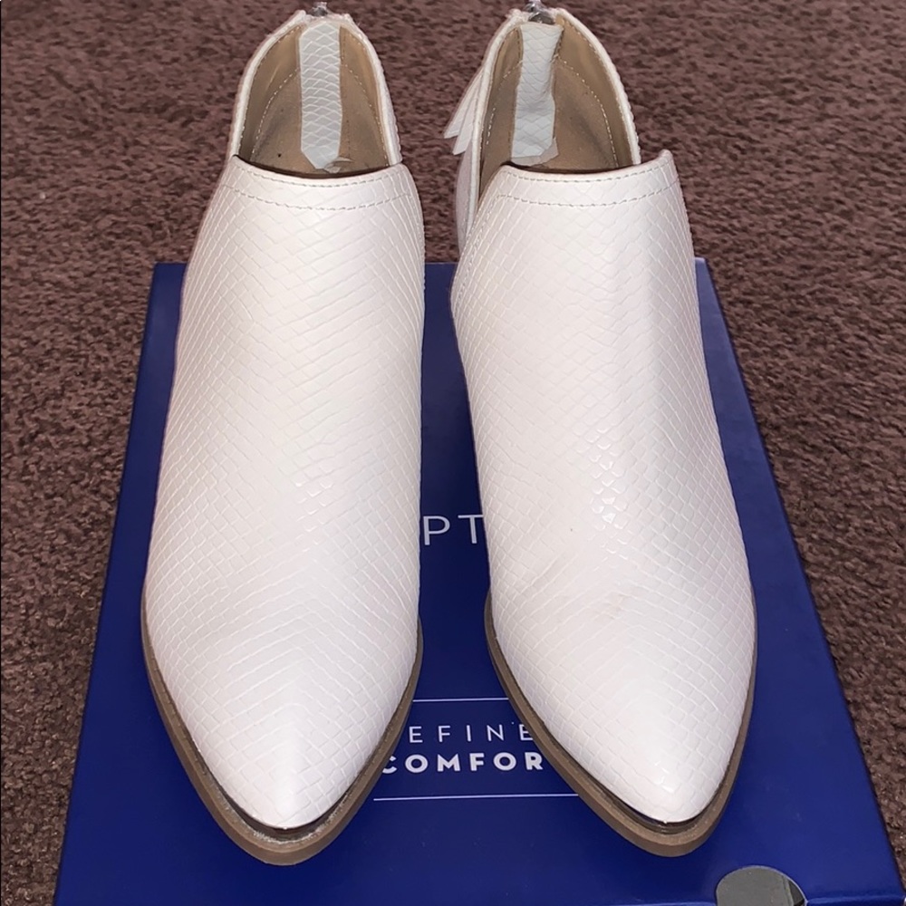 Women’s white booties! Brand new never worn!